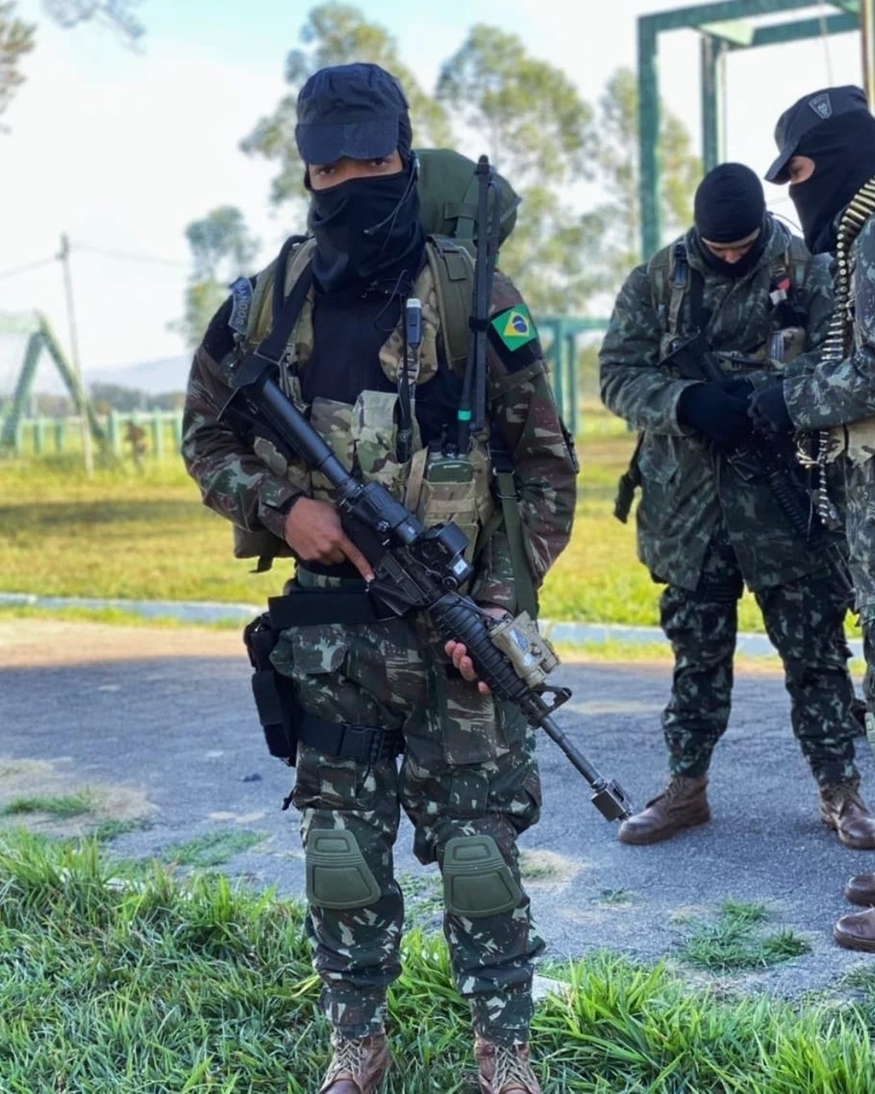 Militares em preparação operacional